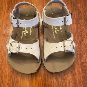 White size 6 Sun San Surfer Sandals